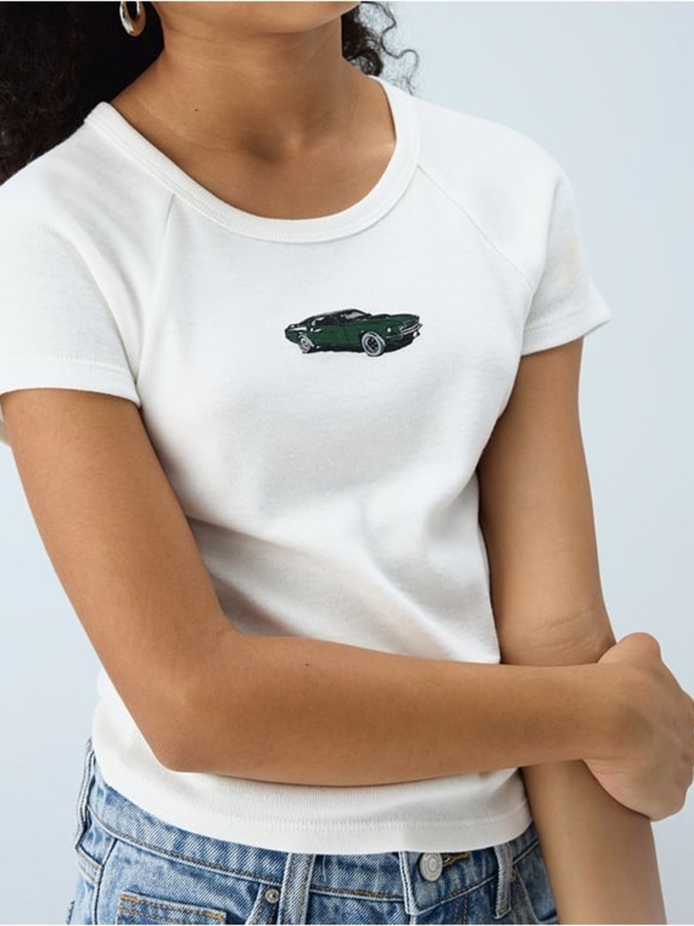 FULL TILT Girl’s White Baby Tee with Green Car Embroidery XL